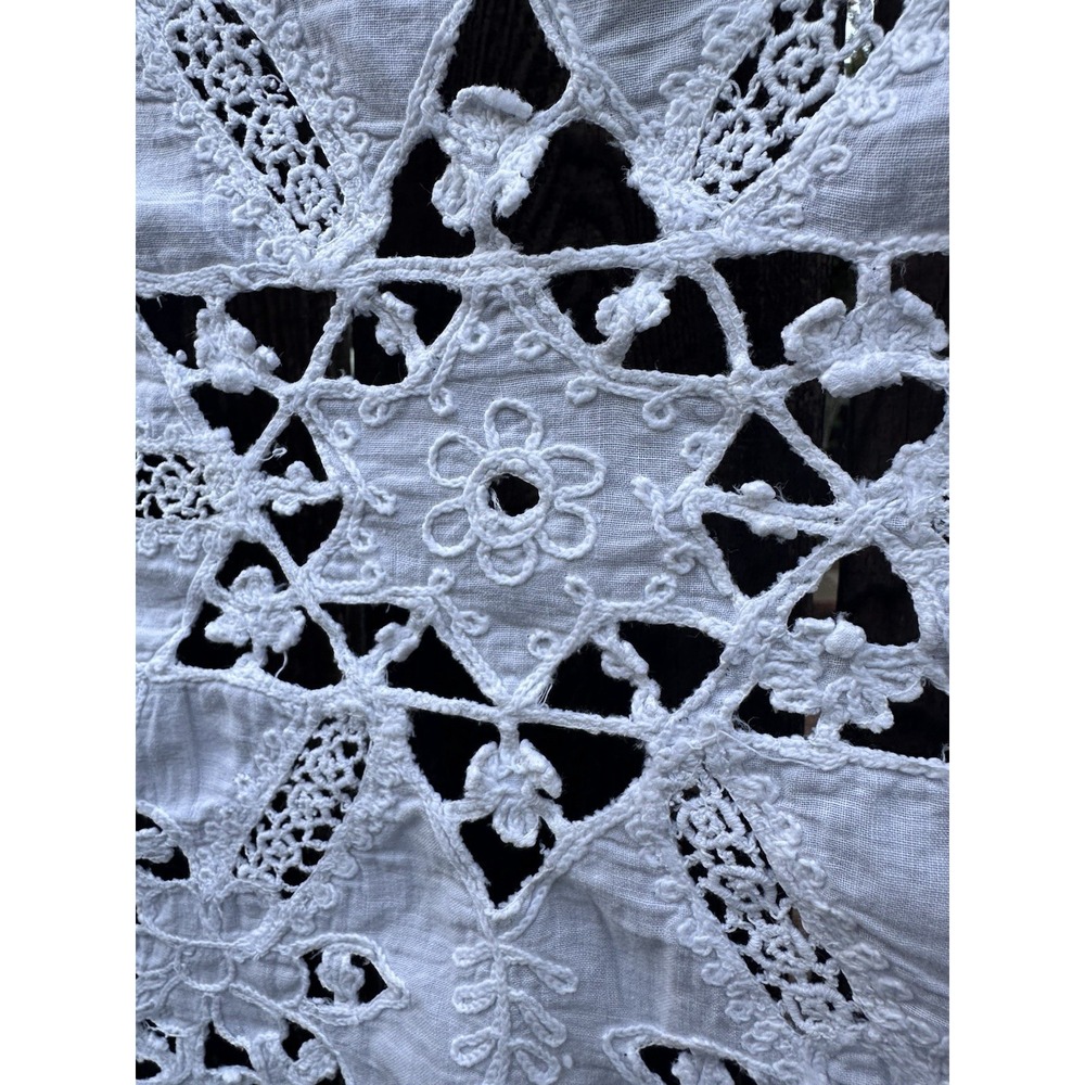 Vintage Hand Embroidered Cutwork Table Runner White Linen Floral 49 x 16 - Picture 6 of 13